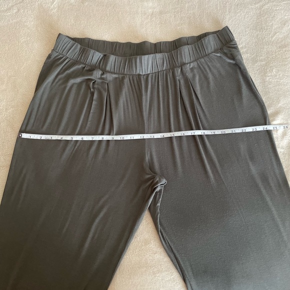 Forever 21 Plus Lightweight Comfort Jogger Pants - Size 2X - Picture 11 of 15